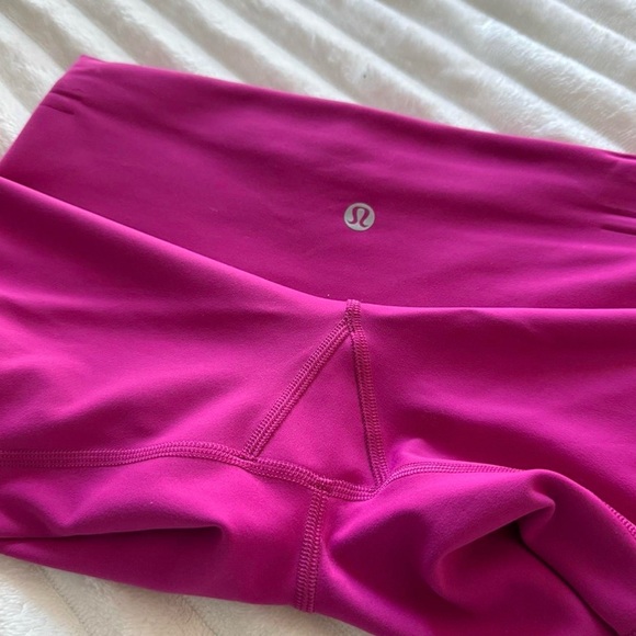 lululemon athletica Women's Magenta Bike Shorts - Picture 5 of 7